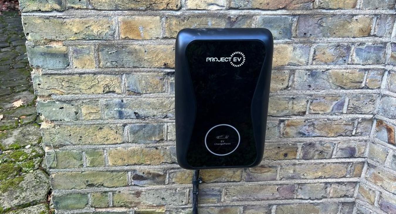  EV Car Charger in Loughton, Debden, Woodford, Woodford Green, Chigwell, Buckhurst Hill & Chingford