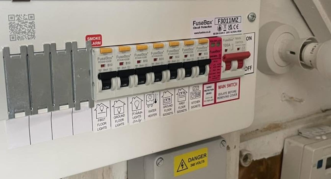 Signs you need a new fuseboard: Advice from your local electrician in Chigwell 